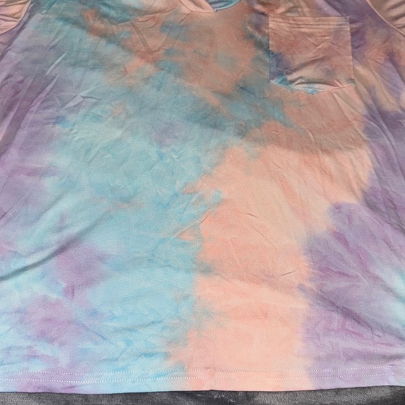 Cute tie-dye v-neck pocket Tee 0XL - Picture 3 of 7